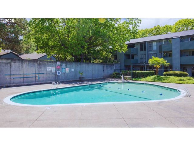 8552 Sw BRIGHTFIELD Cir, Portland, OR 97223
