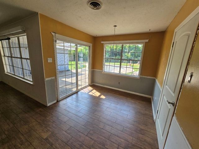 1824 Laurel Oaks Drive, Richmond, TX 77469