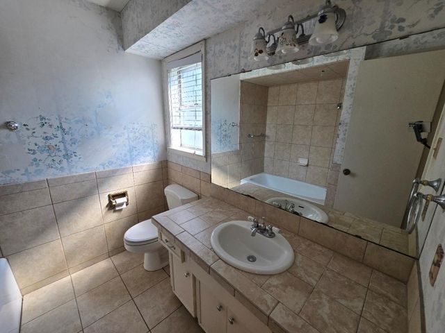 1824 Laurel Oaks Drive, Richmond, TX 77469