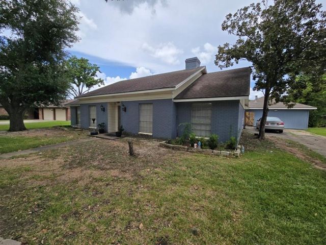 1824 Laurel Oaks Drive, Richmond, TX 77469