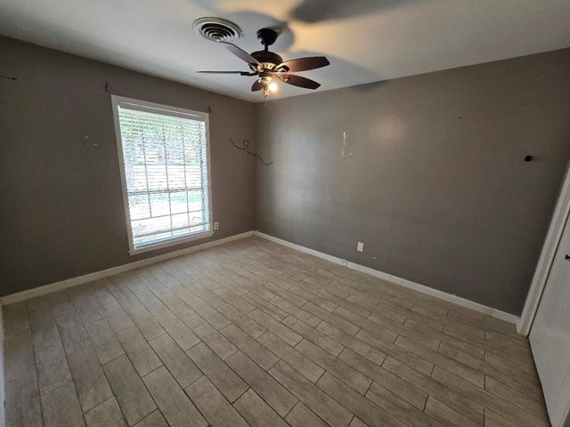 1824 Laurel Oaks Drive, Richmond, TX 77469