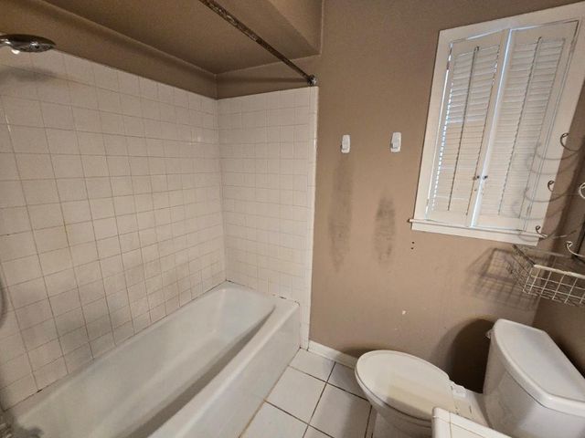 1824 Laurel Oaks Drive, Richmond, TX 77469