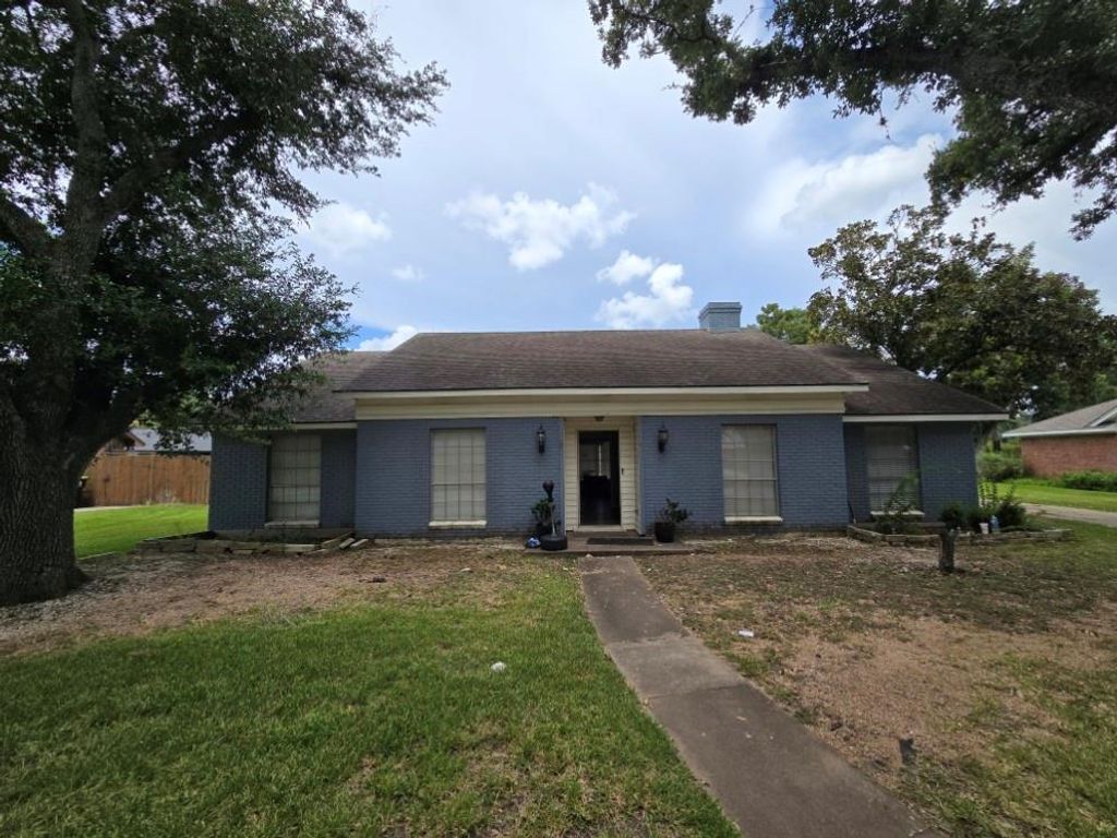 1824 Laurel Oaks Drive, Richmond, TX 77469