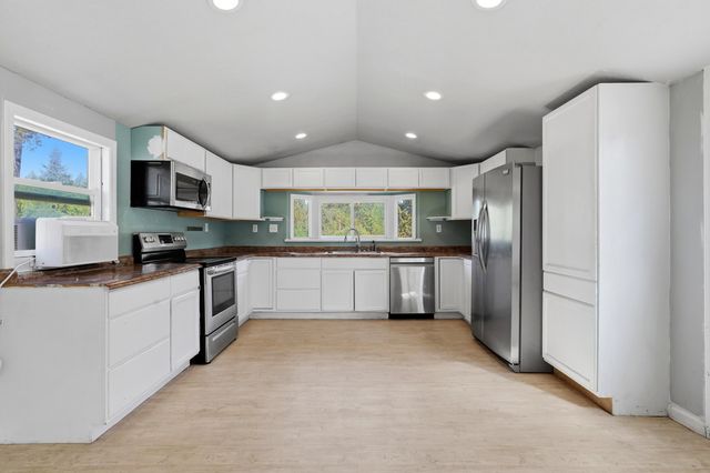 3089 Southshore Diamond Lake Rd, Newport, WA 99156