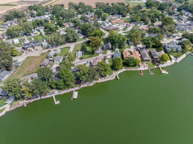 40 PICKARD Lane, Council Bluffs, IA 51501