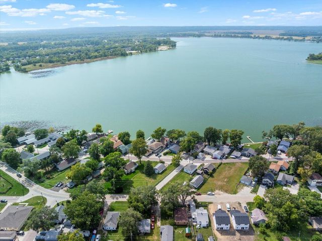 40 PICKARD Lane, Council Bluffs, IA 51501