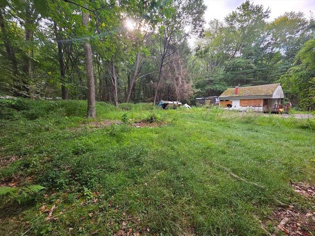 207 Breckenridge St, Palmer, MA 01069