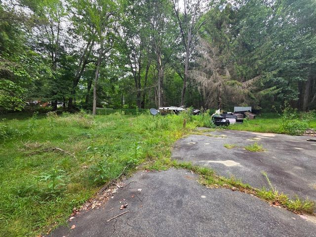 207 Breckenridge St, Palmer, MA 01069