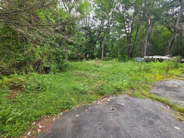 207 Breckenridge St, Palmer, MA 01069