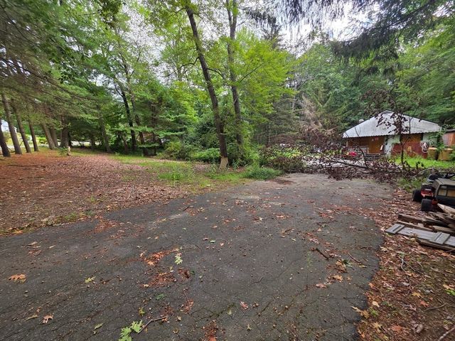 207 Breckenridge St, Palmer, MA 01069