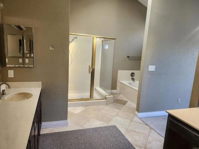 10027 Vallata Court, Spring Valley, CA 91977