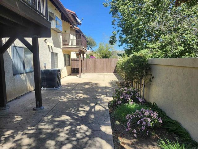 10027 Vallata Court, Spring Valley, CA 91977