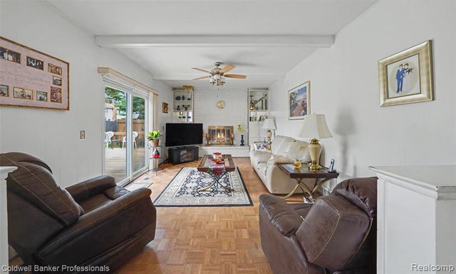 23305 N Rosedale Court, Saint Clair Shores, MI 48080