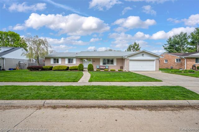 23305 N Rosedale Court, Saint Clair Shores, MI 48080