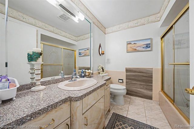 23305 N Rosedale Court, Saint Clair Shores, MI 48080