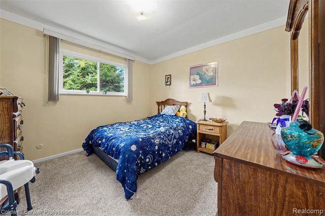 23305 N Rosedale Court, Saint Clair Shores, MI 48080