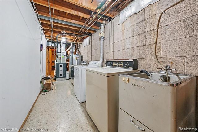 23305 N Rosedale Court, Saint Clair Shores, MI 48080