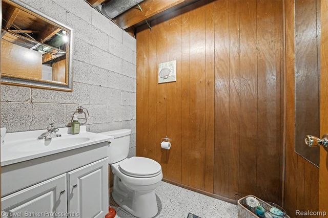 23305 N Rosedale Court, Saint Clair Shores, MI 48080