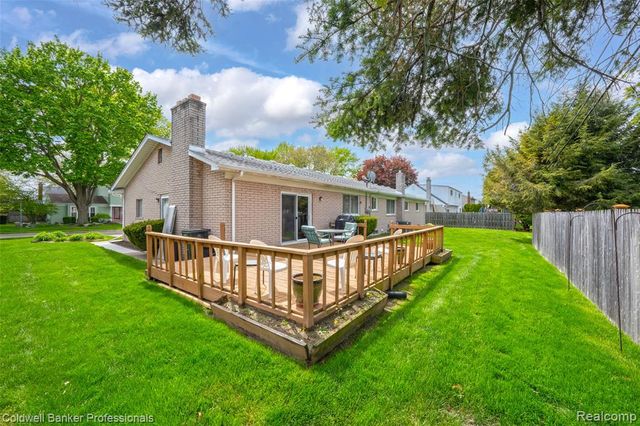 23305 N Rosedale Court, Saint Clair Shores, MI 48080