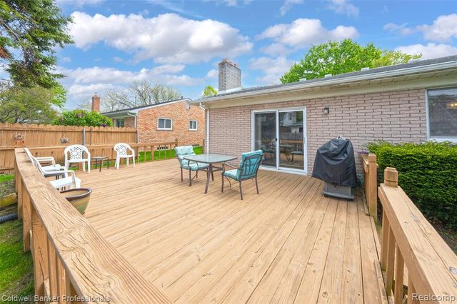 23305 N Rosedale Court, Saint Clair Shores, MI 48080