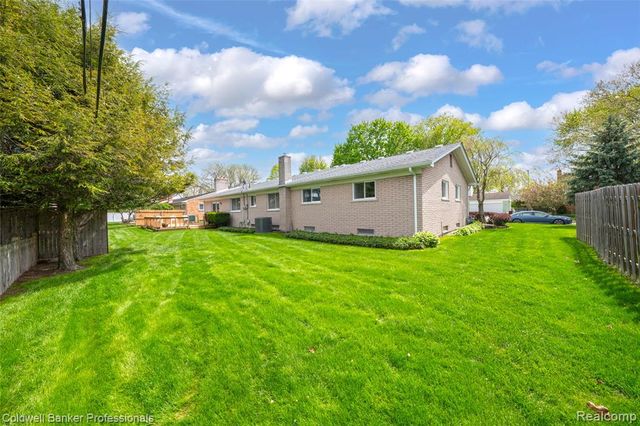 23305 N Rosedale Court, Saint Clair Shores, MI 48080