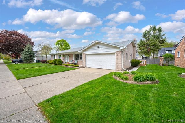 23305 N Rosedale Court, Saint Clair Shores, MI 48080