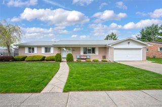 23305 N Rosedale Court, Saint Clair Shores, MI 48080