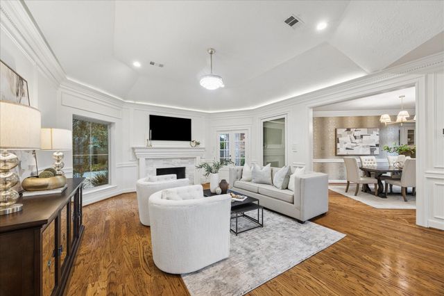 44 Dovewood Place, The Woodlands, TX 77381