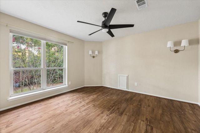 44 Dovewood Place, The Woodlands, TX 77381