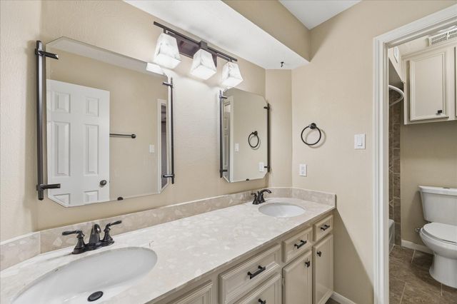 44 Dovewood Place, The Woodlands, TX 77381