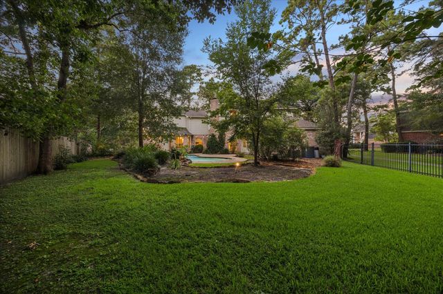 44 Dovewood Place, The Woodlands, TX 77381