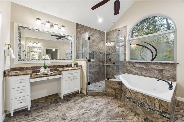 44 Dovewood Place, The Woodlands, TX 77381