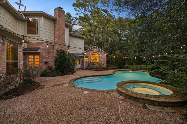 44 Dovewood Place, The Woodlands, TX 77381