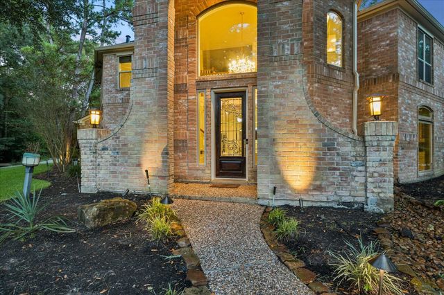 44 Dovewood Place, The Woodlands, TX 77381