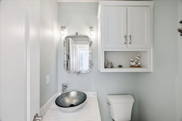 241 Tamana Drive, Tiki Island, TX 77554