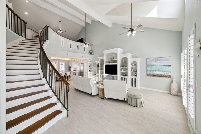 241 Tamana Drive, Tiki Island, TX 77554