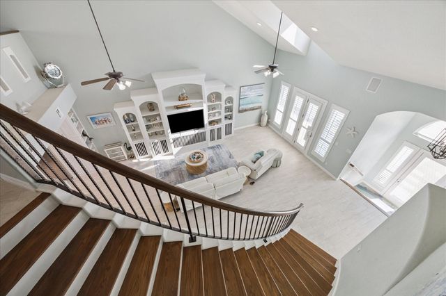 241 Tamana Drive, Tiki Island, TX 77554