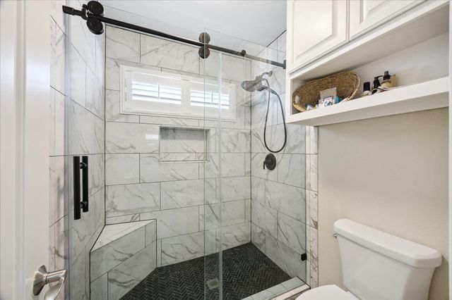 241 Tamana Drive, Tiki Island, TX 77554