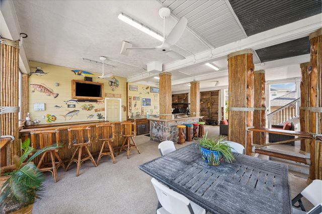 241 Tamana Drive, Tiki Island, TX 77554