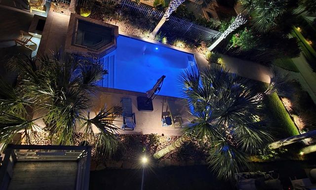 241 Tamana Drive, Tiki Island, TX 77554