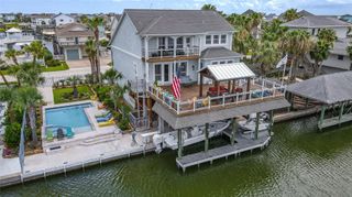 241 Tamana Drive, Tiki Island, TX 77554