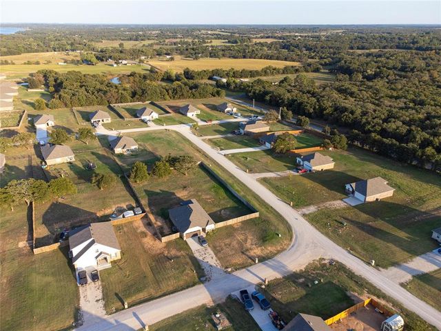 29189 Apache Drive, Mcloud, OK 74851