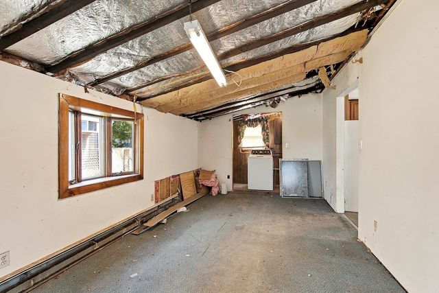 11 Kendall Drive, Parlin, NJ 08859