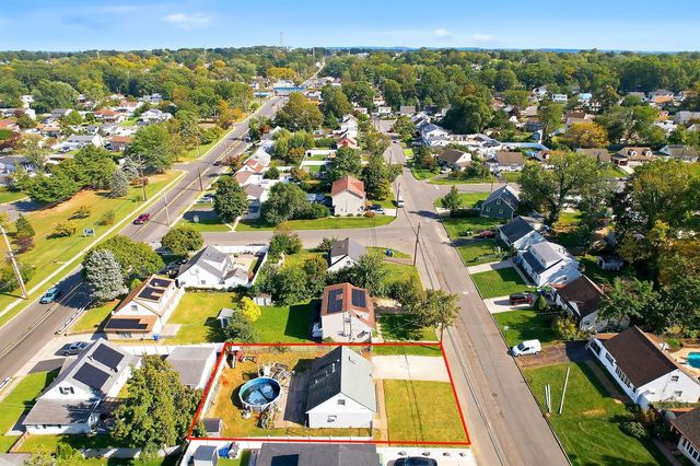 11 Kendall Drive, Parlin, NJ 08859