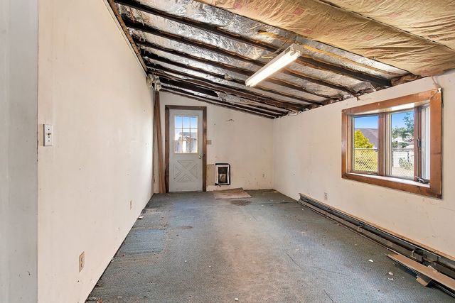 11 Kendall Drive, Parlin, NJ 08859