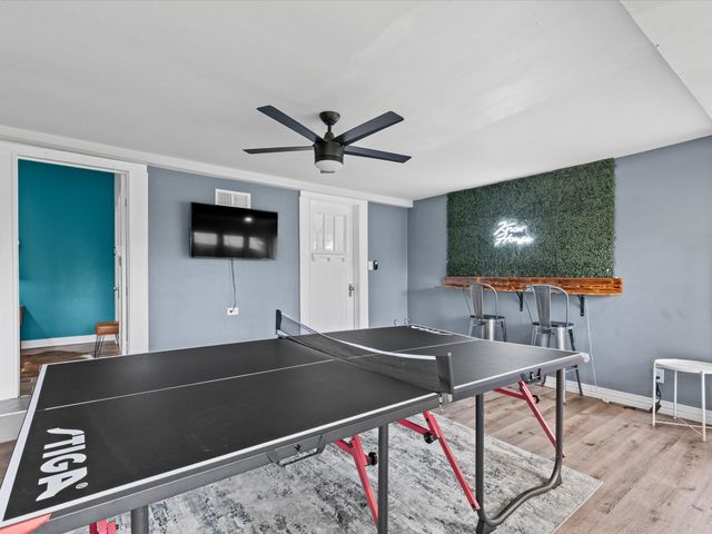 711 W Knox Street, Ennis, TX 75119