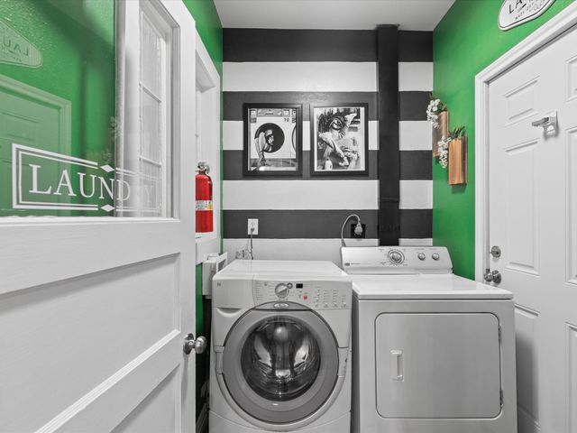 711 W Knox Street, Ennis, TX 75119