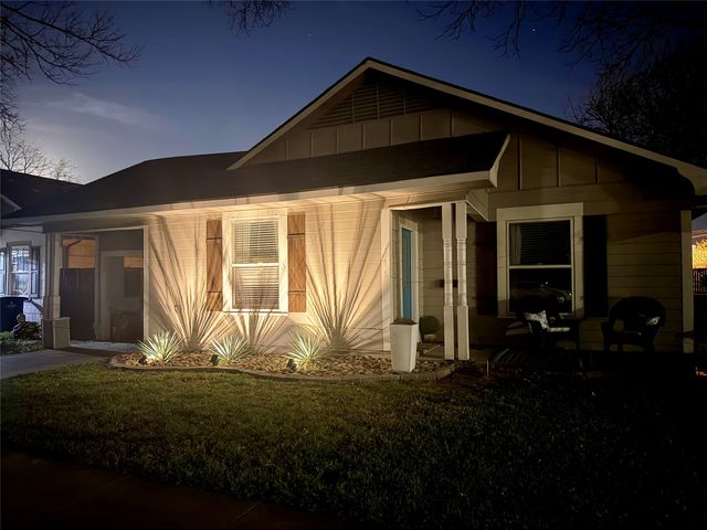 711 W Knox Street, Ennis, TX 75119