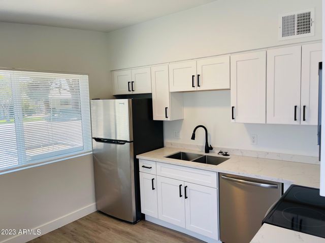 6233 N 13th Place Apt 1, Phoenix, AZ 85014