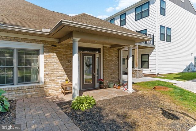108 HIGH POINTE DR, Hummelstown, PA 17036